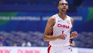 ⚒️中国首位归化球员！2年前的今天：李凯尔成功获得中国国籍