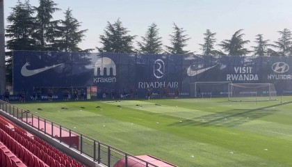 记者：巴里奥斯正常训练&amp;吉梅内斯继续恢复，索尔洛特肌肉痉挛