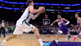 英超-很关键！大洛跟进上篮被杜兰特阻挡犯规 大洛两罚一中追平比分